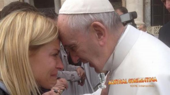 La historia detrás de la emotiva foto de Eugenia Tobal con el Papa Francisco