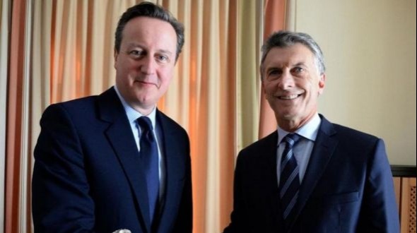 Macri y Cameron hablaron en Davos de "reforma económica, comercio e inversión y las Malvinas"