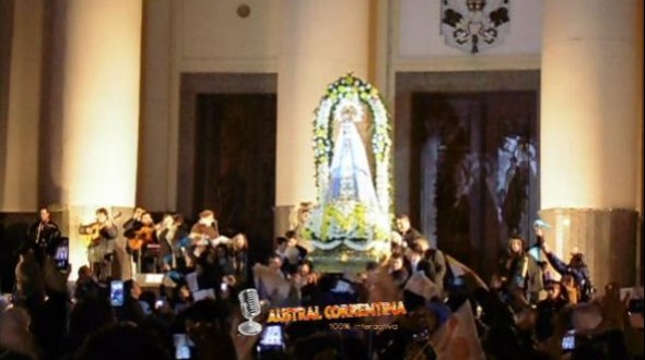 Más de 50.000 personas saludaron a la virgen de Itatí en el atrio