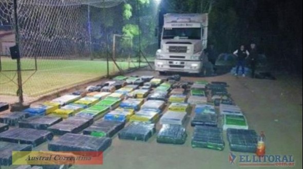 Incautan casi 3 toneladas de droga en un camión de correo