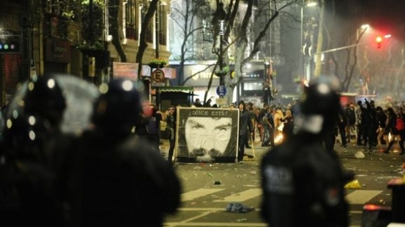 Tras la marcha, incidentes con detenidos en la Avenida de Mayo