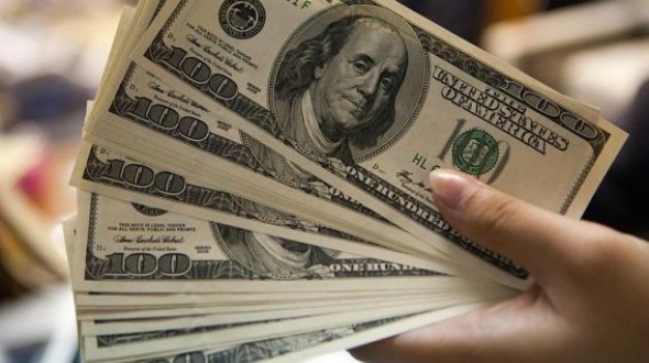 Dólar: cayó más de $3 en la semana y terminó de bajo de los $39