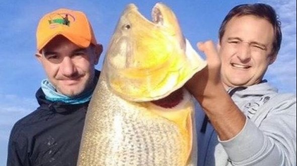 Paso de la Patria: pescaron un dorado de 20 kilos