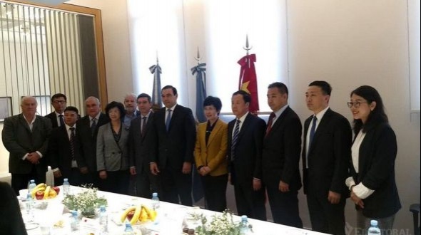 Valdés se reunió en Buenos Aires con autoridades chinas por cooperación bilateral