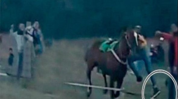 Un jinete correntino sufrió amputación de una pierna tras caer del caballo en carrera