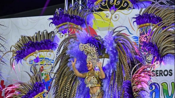 Monte Caseros impactó al ritmo del samba  en el show de Reinas y  Baterías 