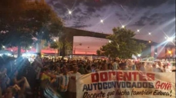 Los docentes se manifestaron bajo el puente Manuel Belgrano