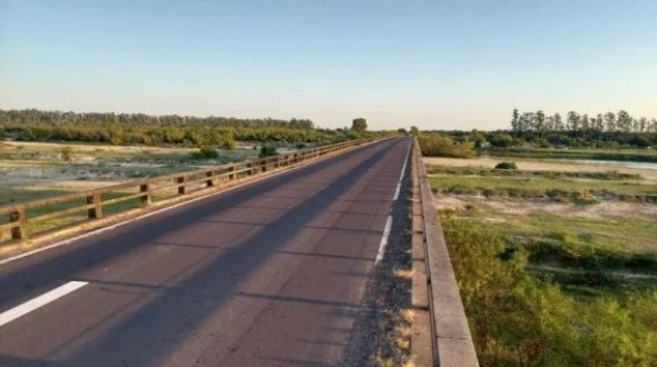Circulación interrumpida en el puente del río Corriente por trabajos de Vialidad Nacional